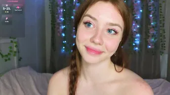 Baby_Milianna - the girl caresses herself