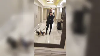 Aubrey Kate onlyfans Outfit of the day all black and gold 2019-09-23