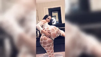 ms fernandes25 30.12.2019 Would you like to smack my ass