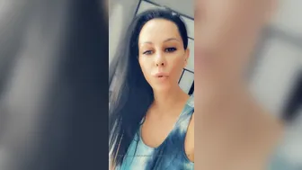 Laly Vallade onlyfans 19 07 14 5499110 Suite du message part2 360x720