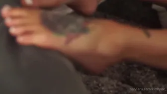 Kim Tylor onlyfans 20 06 15 28223086 I wanna see my feet lovers ... DM me  1920x1080