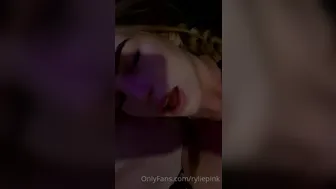 ryliepink, aleciaamaay, aleciaaaaaa onlyfans Curvy nipple flirts in chat