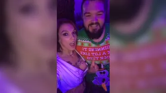 Anna Bell Peaks (AnnaBellPeaks) onlyfans skinny on the big bed