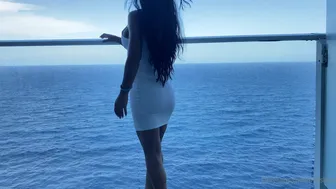 Miss Lexa (misslexa) onlyfans Crazy chick turns a huge ass