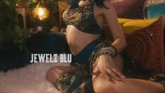 Jewelz Blu aka jewelzblu  onlyfans Crazy Quin jerks off anus and massages wet pink hole