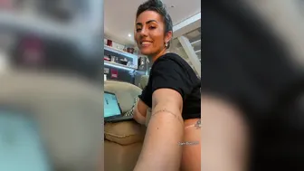 A Dani Buenno aka dbuennoa onlyfans Adult mare jerks both holes with fingers