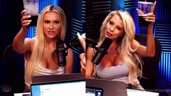 Coffee and Cleavage aka coffeeandcleavage onlyfans  trains holes