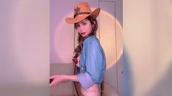 Yui Xin aka yui_xin_tw onlyfans skinny blonde jerks off