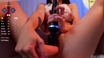 Lucie_Beltran Chaturbate April-04-2025 fucks her vulva without a face